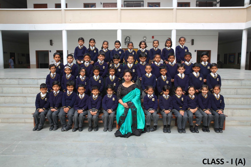 Class Photo Nur to III