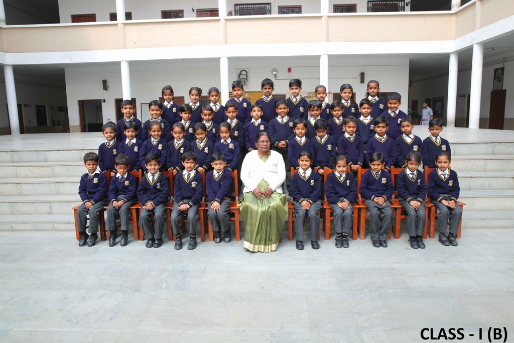 Class Photo Nur to III